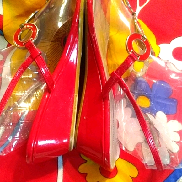 Red wedge sandals. - Picture 3 of 8